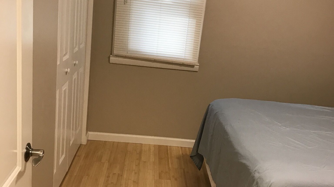 Photo of Bedroom in Lake Erie Beach