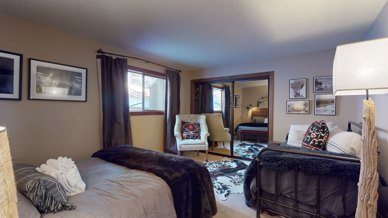 Photo of Bedroom in Round Hill Village