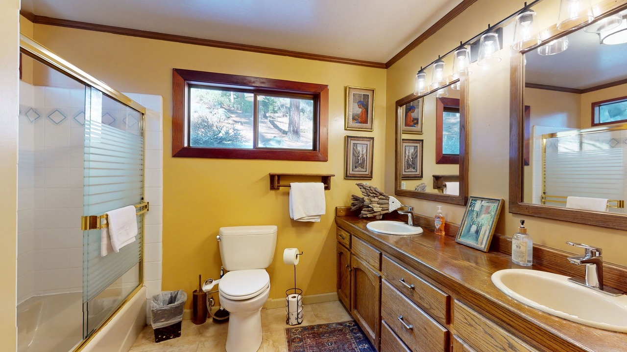 Photo of Bathroom in Round Hill Village