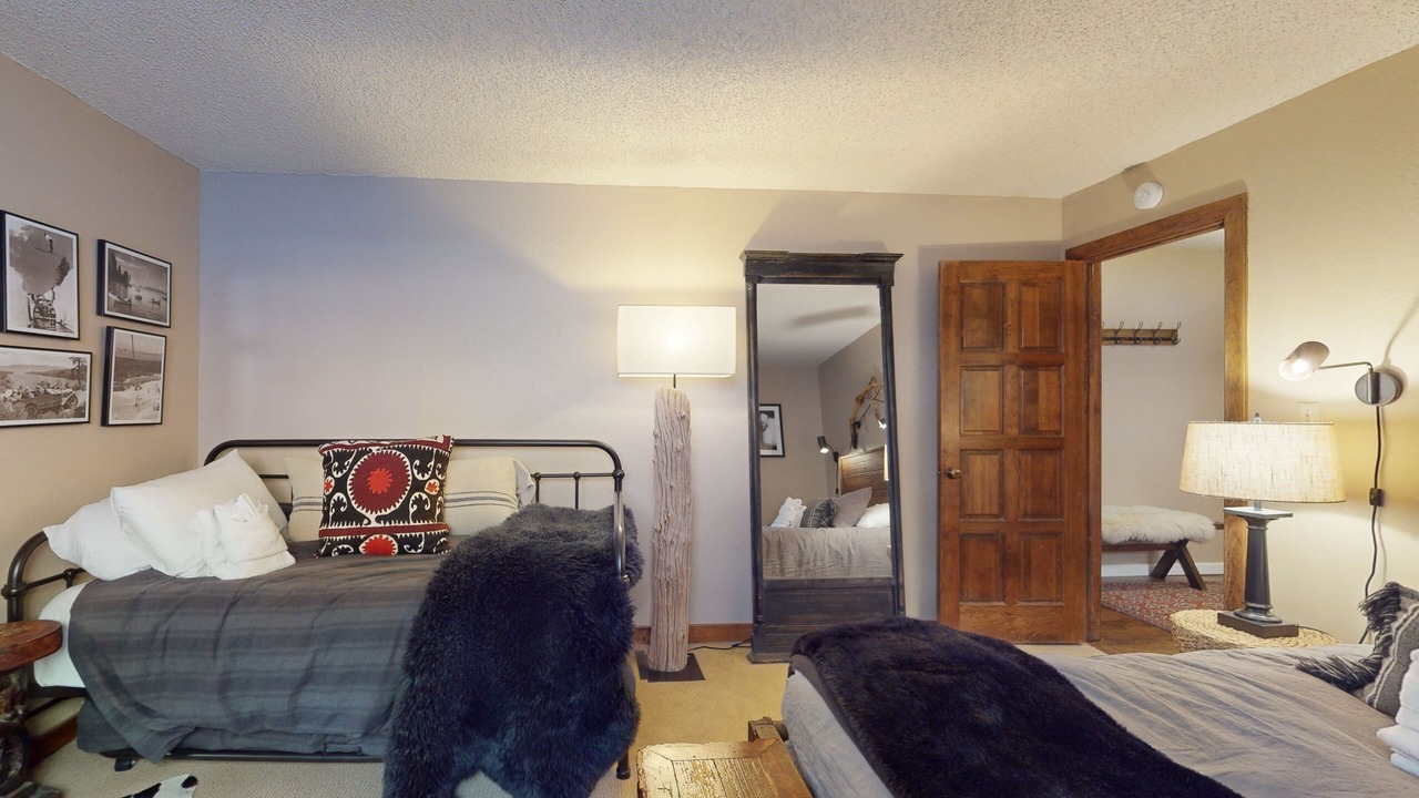 Photo of Bedroom in Round Hill Village
