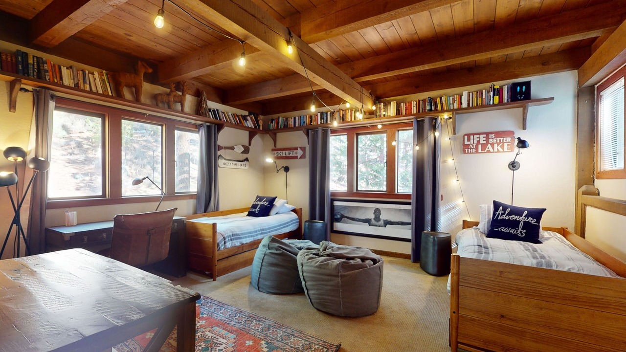 Photo of Bedroom in Round Hill Village