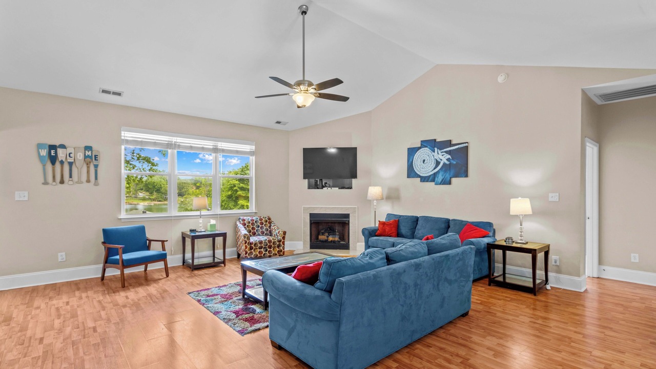 Photo of Livingroom in Lake Norman of Catawba