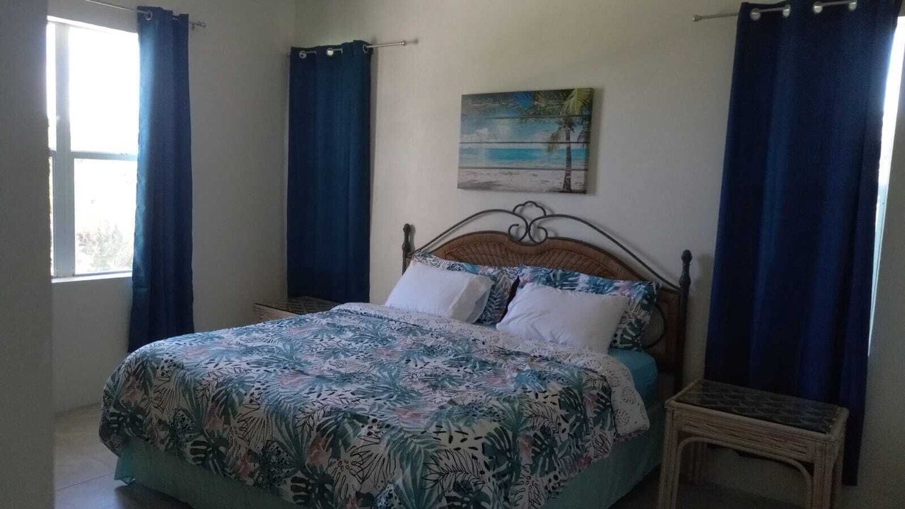 Photo of Bedroom in Green Turtle Cay