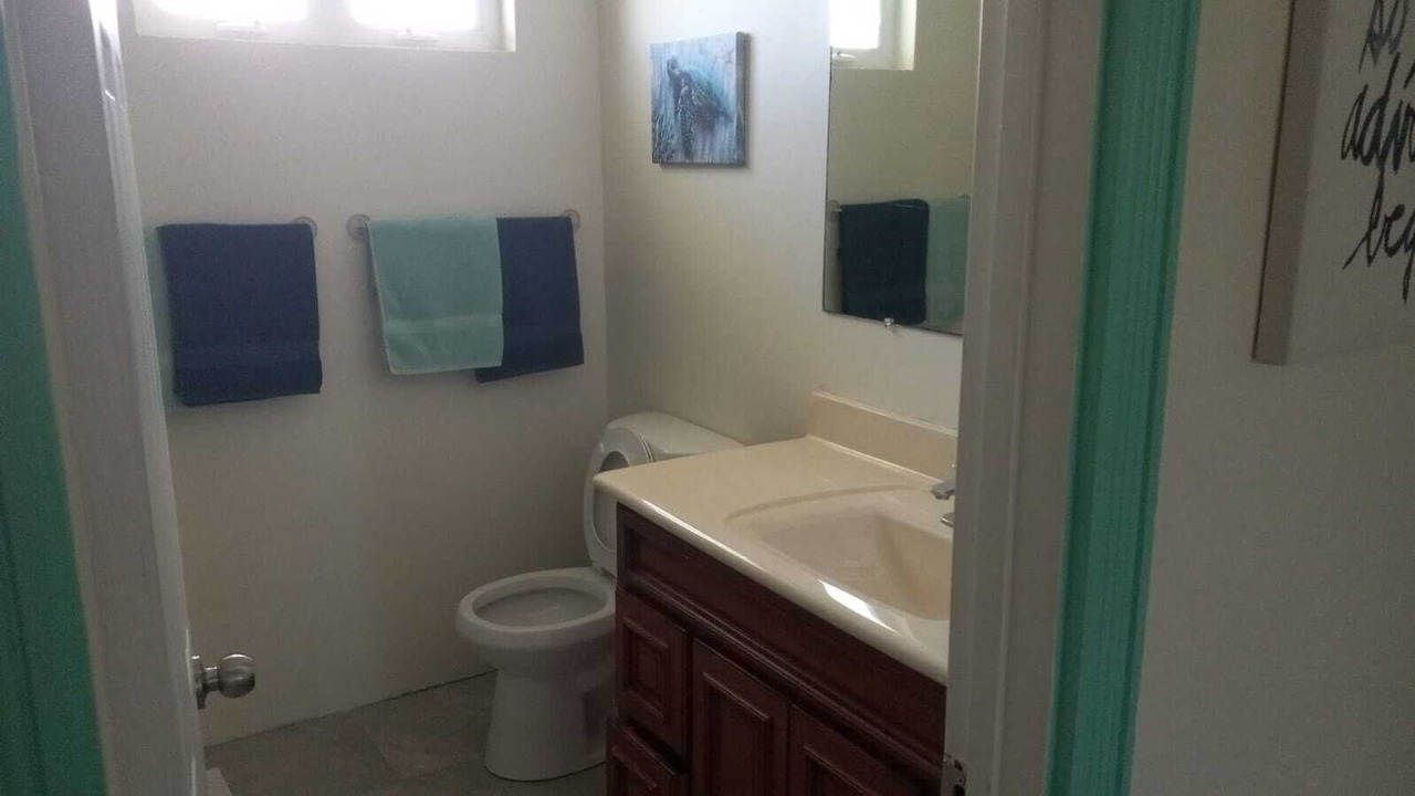 Photo of Bathroom in Green Turtle Cay