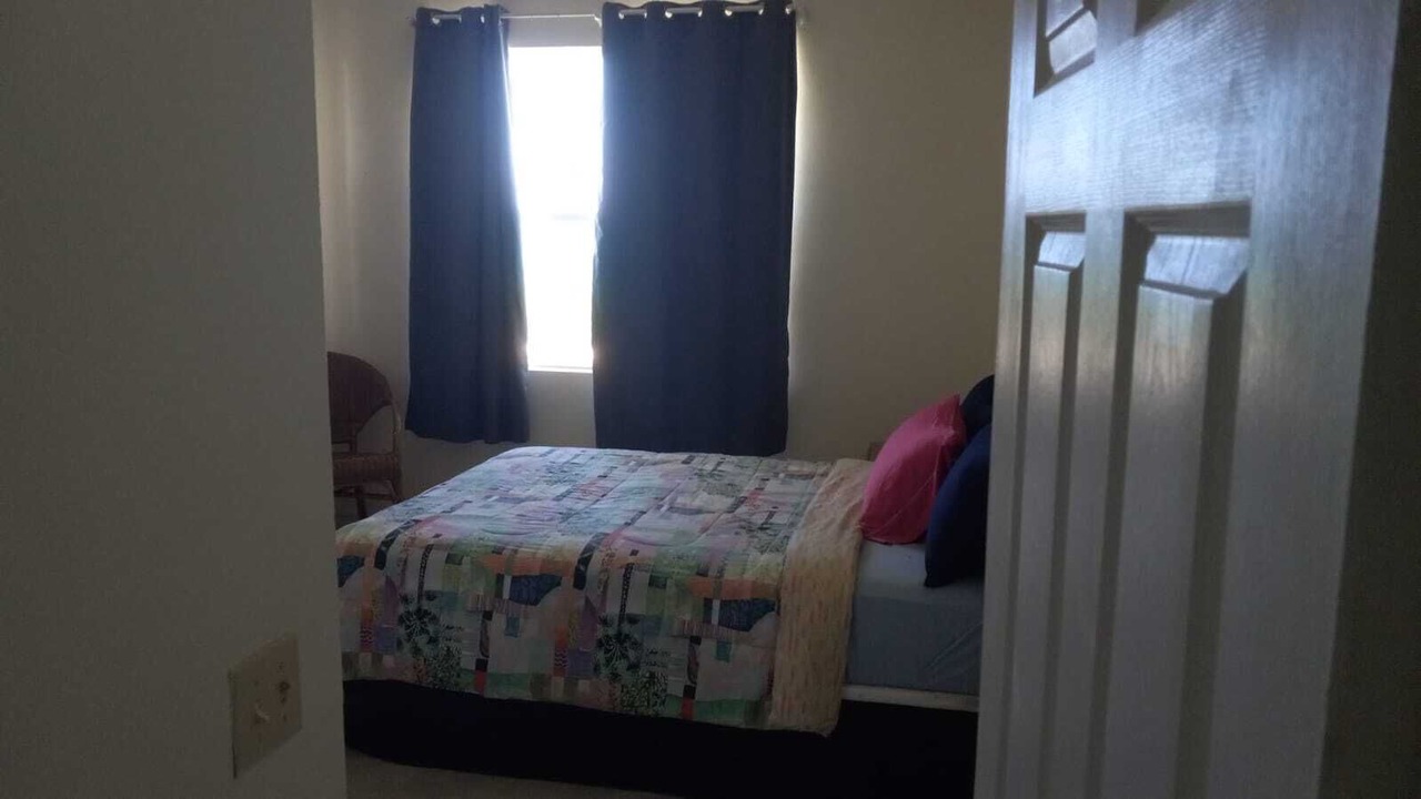 Photo of Bedroom in Green Turtle Cay