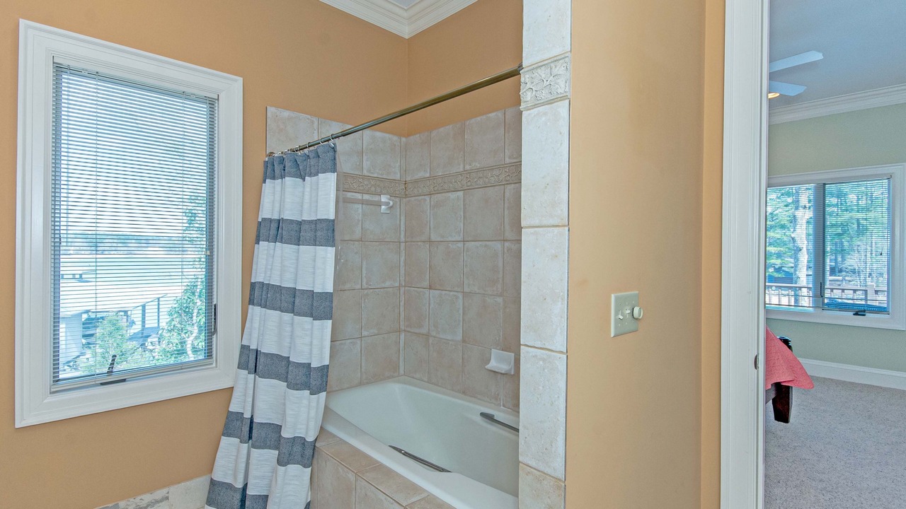 Photo of Bathroom in Little Kowaliga
