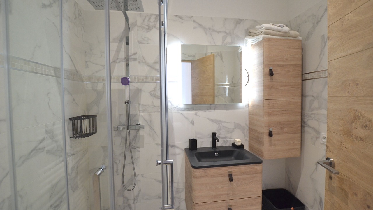 Photo of Bathroom in Les Fleurs