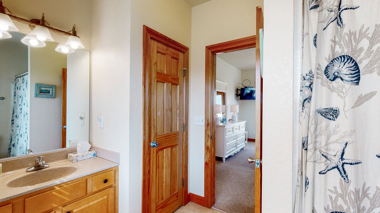 Photo of Bathroom in Waves