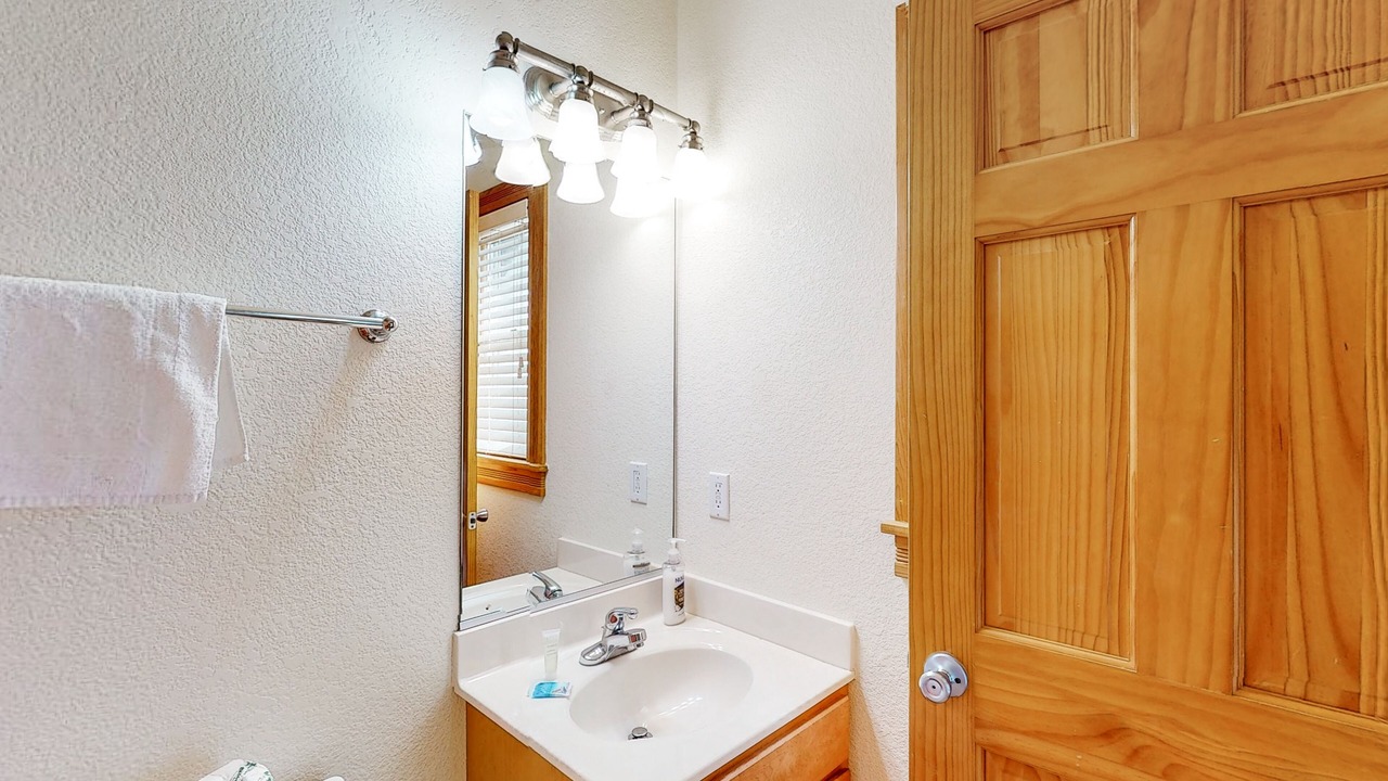 Photo of Bathroom in Waves