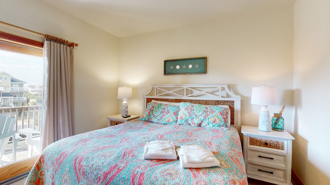 Photo of Bedroom in Waves