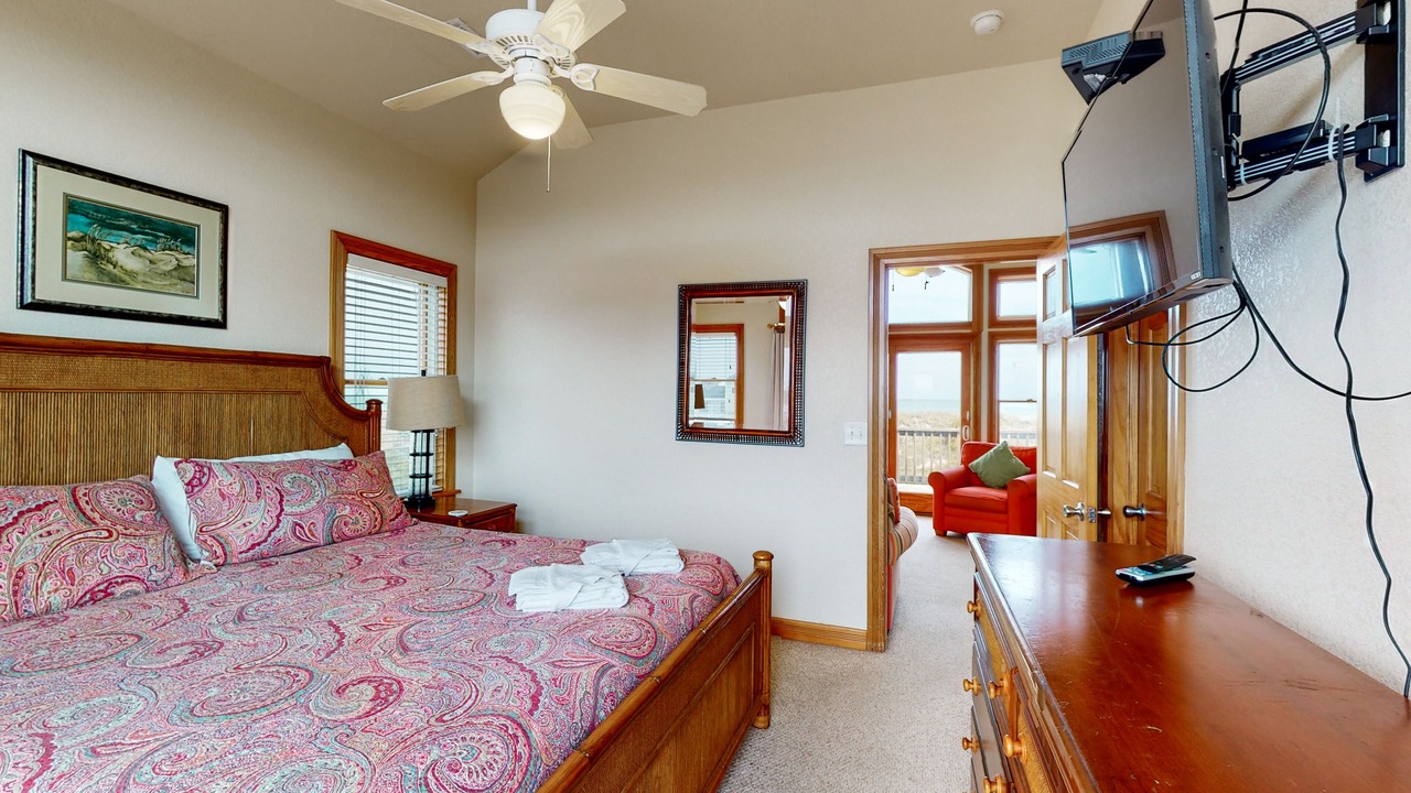Photo of Bedroom in Waves