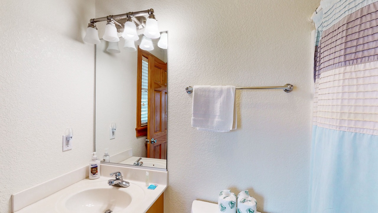 Photo of Bathroom in Waves