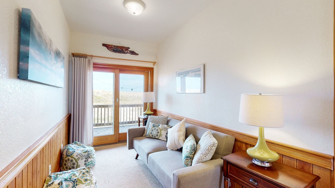Photo of Livingroom in Waves