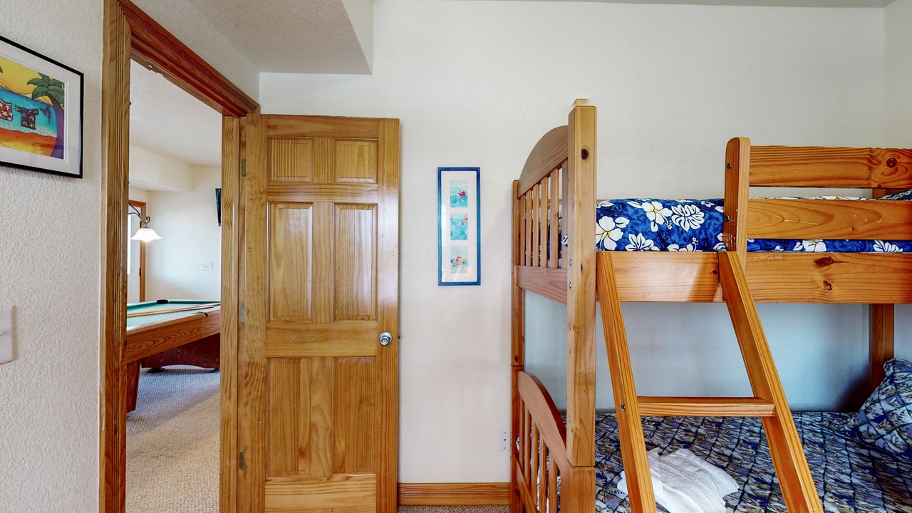 Photo of Bedroom in Waves
