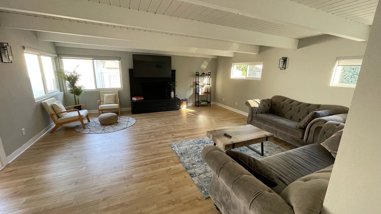 Photo of Livingroom in Burbank