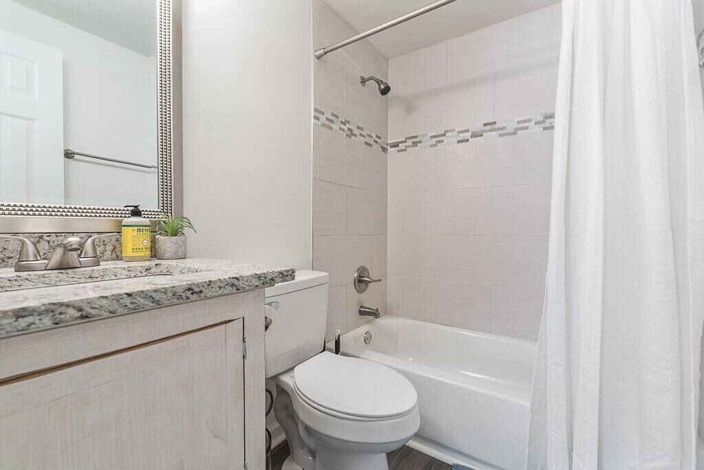 Photo of Bathroom in Dauphin Island
