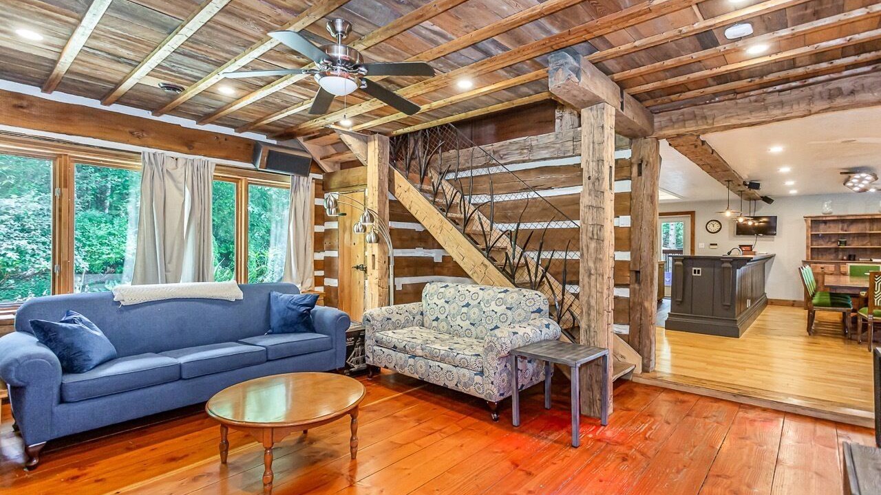 Photo of Livingroom in Elora