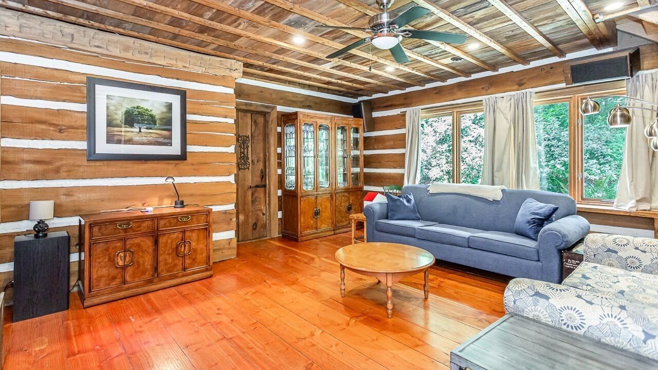 Photo of Livingroom in Elora