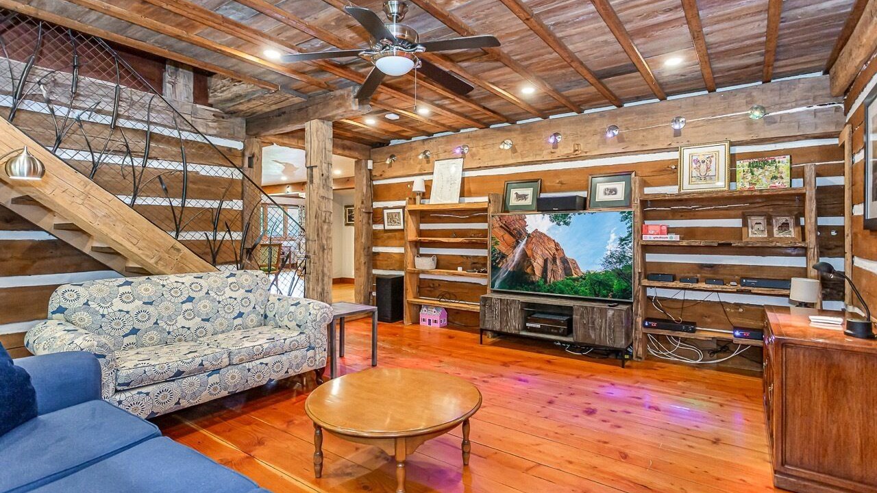 Photo of Livingroom in Elora