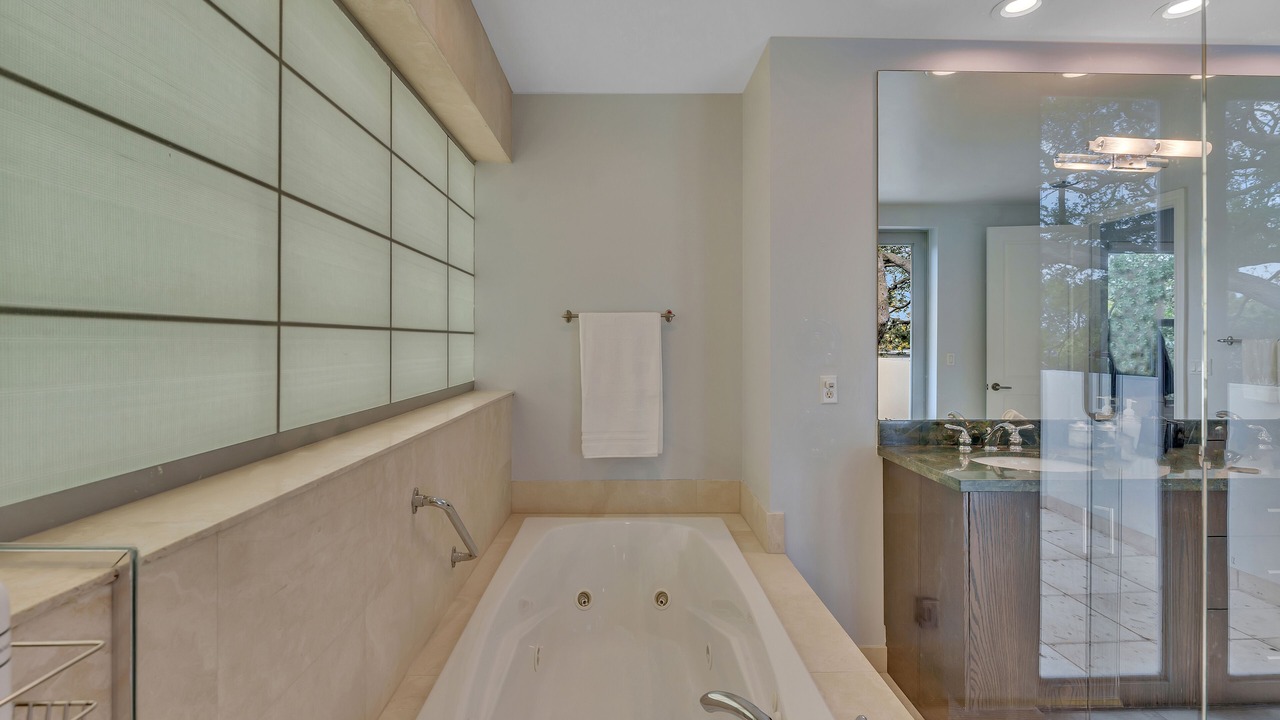 Photo of Bathroom in Victoria Park