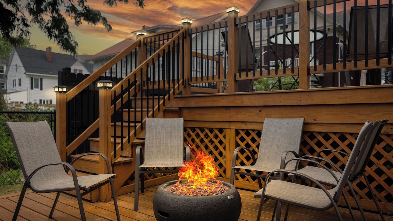 Photo of Patio Balcony in Downtown Niagara Falls
