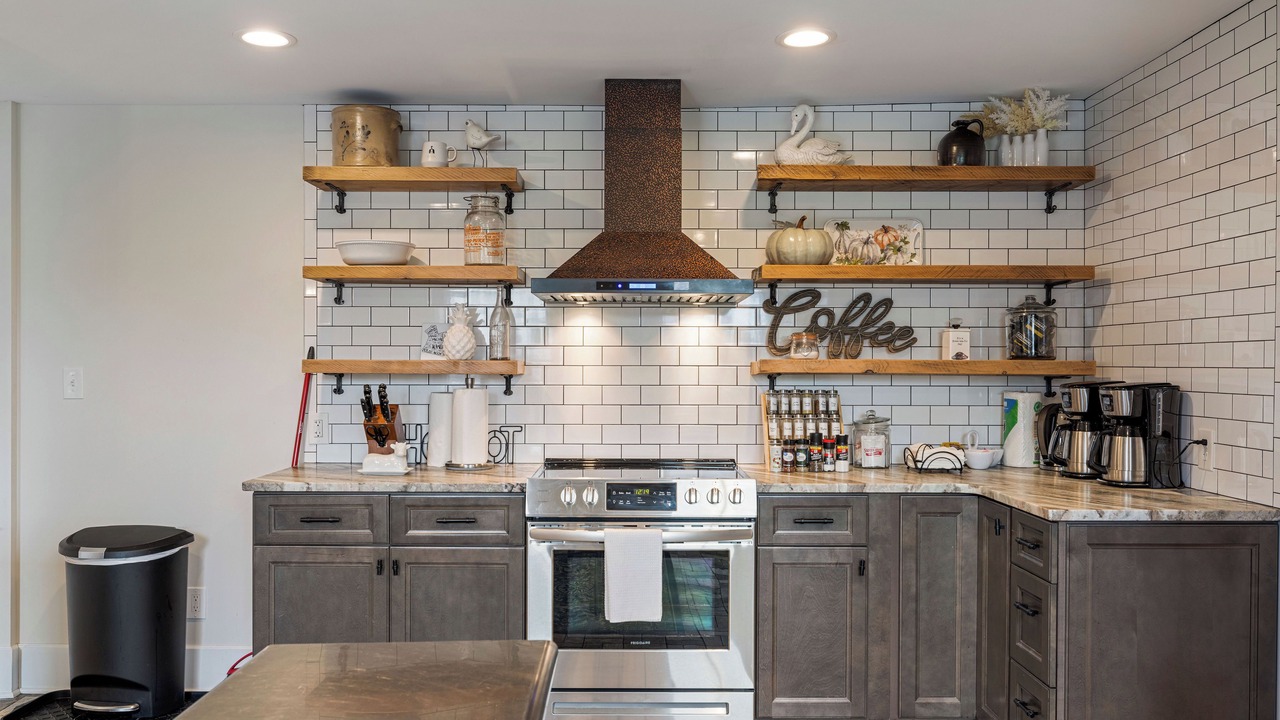 Photo of Kitchen in Downtown Niagara Falls