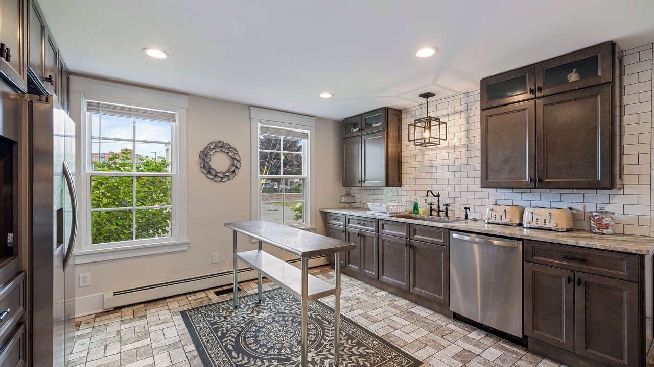 Photo of Kitchen in Downtown Niagara Falls