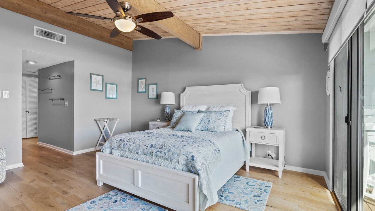 Photo of Bedroom in Pine Knoll Shores