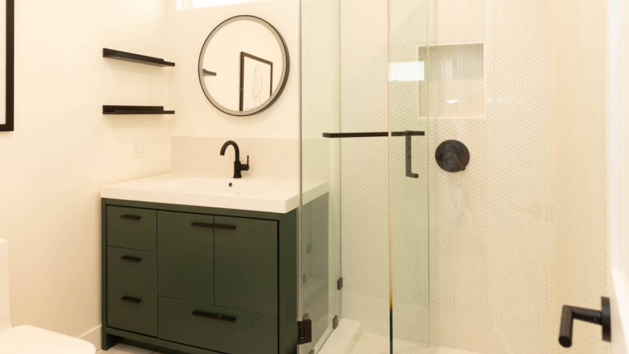Photo of Bathroom in Peninsula