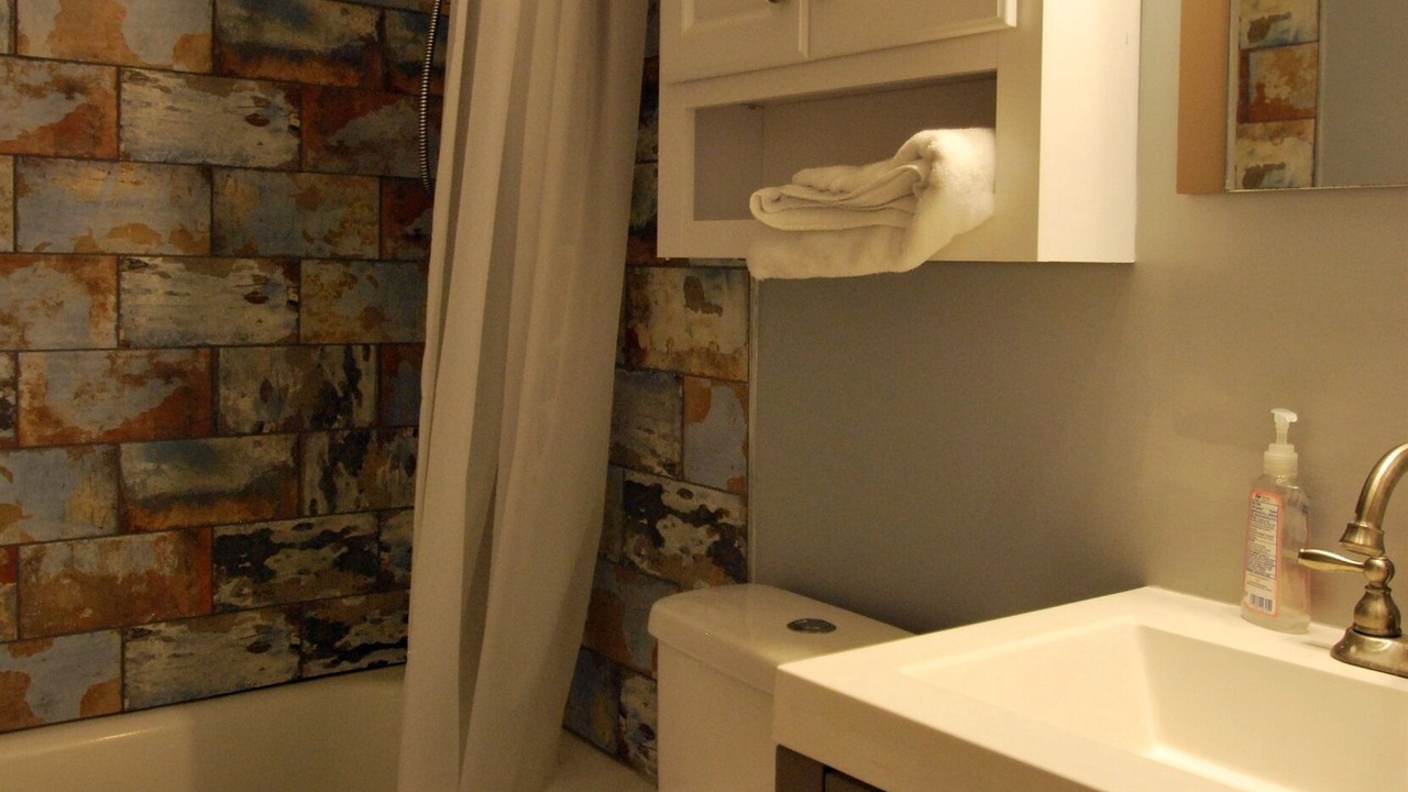 Photo of Bathroom in Navy Point
