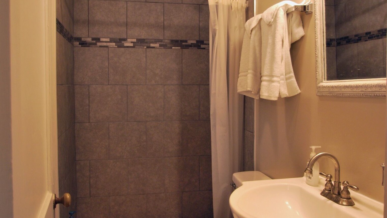 Photo of Bathroom in Navy Point