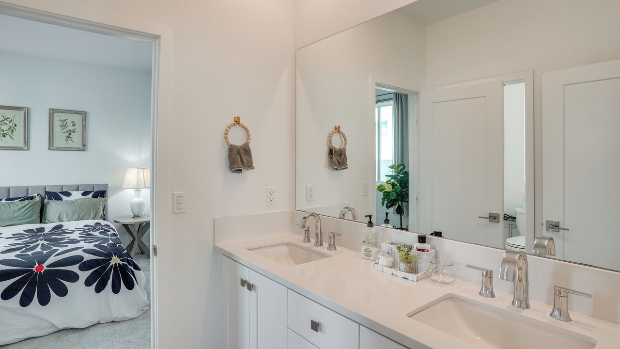 Photo of Bathroom in Platinum Triangle