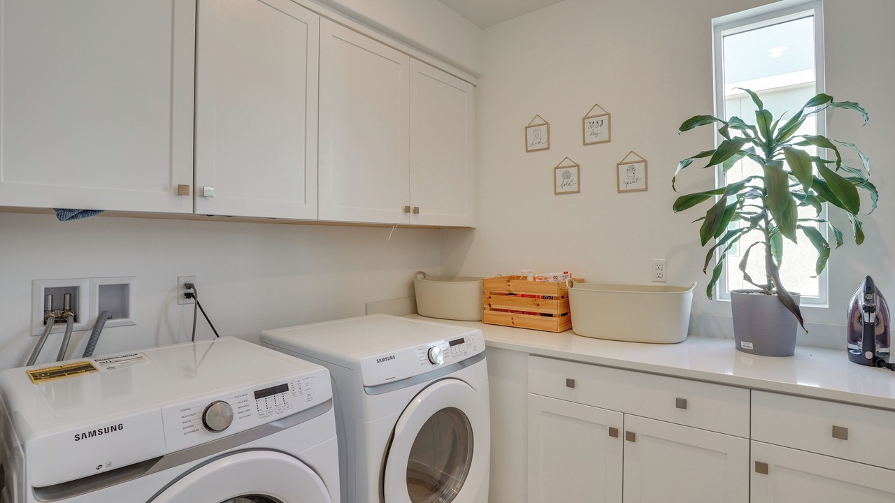Photo of Bedroom in Platinum Triangle