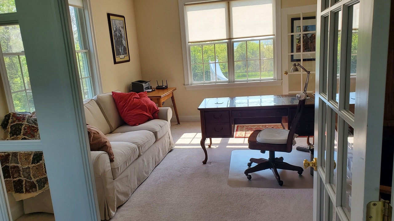 Photo of Livingroom in Beacon