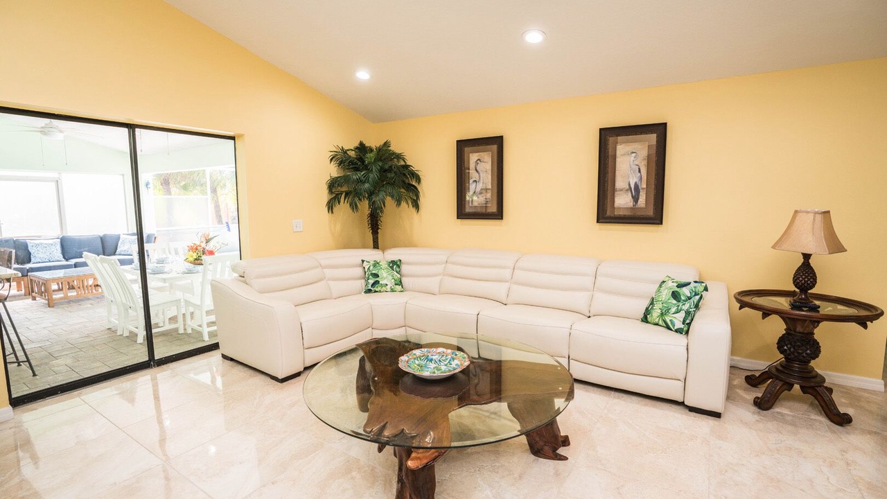 Photo of Livingroom in Apollo Beach