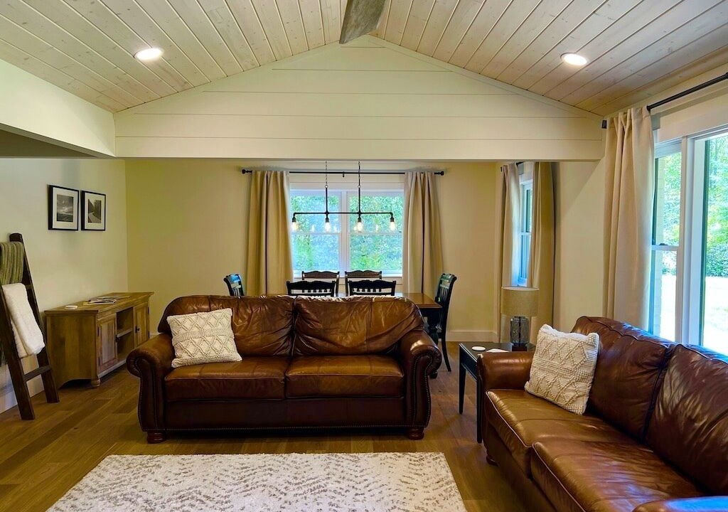 Photo of Livingroom in Cedar Mountain