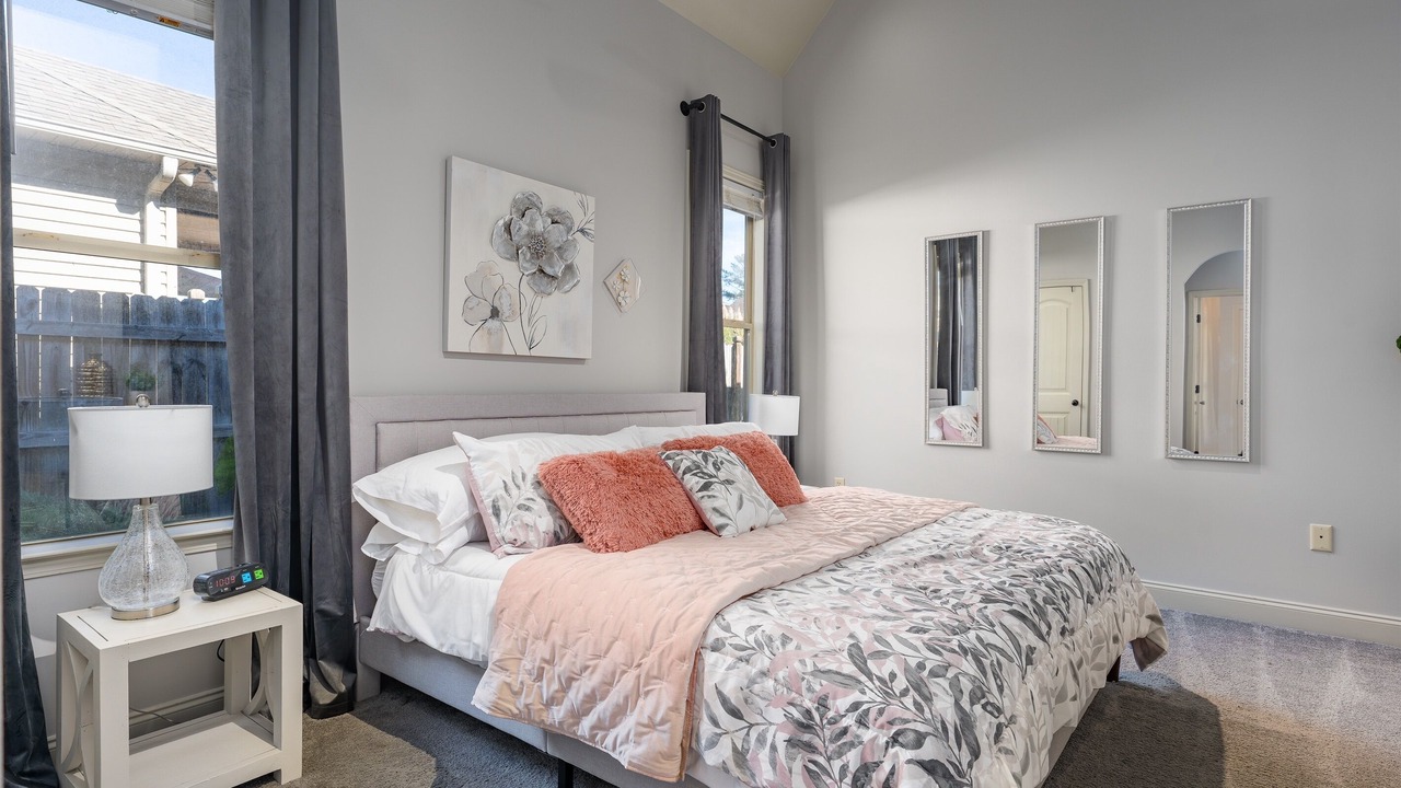 Photo of Bedroom in Wilsonville