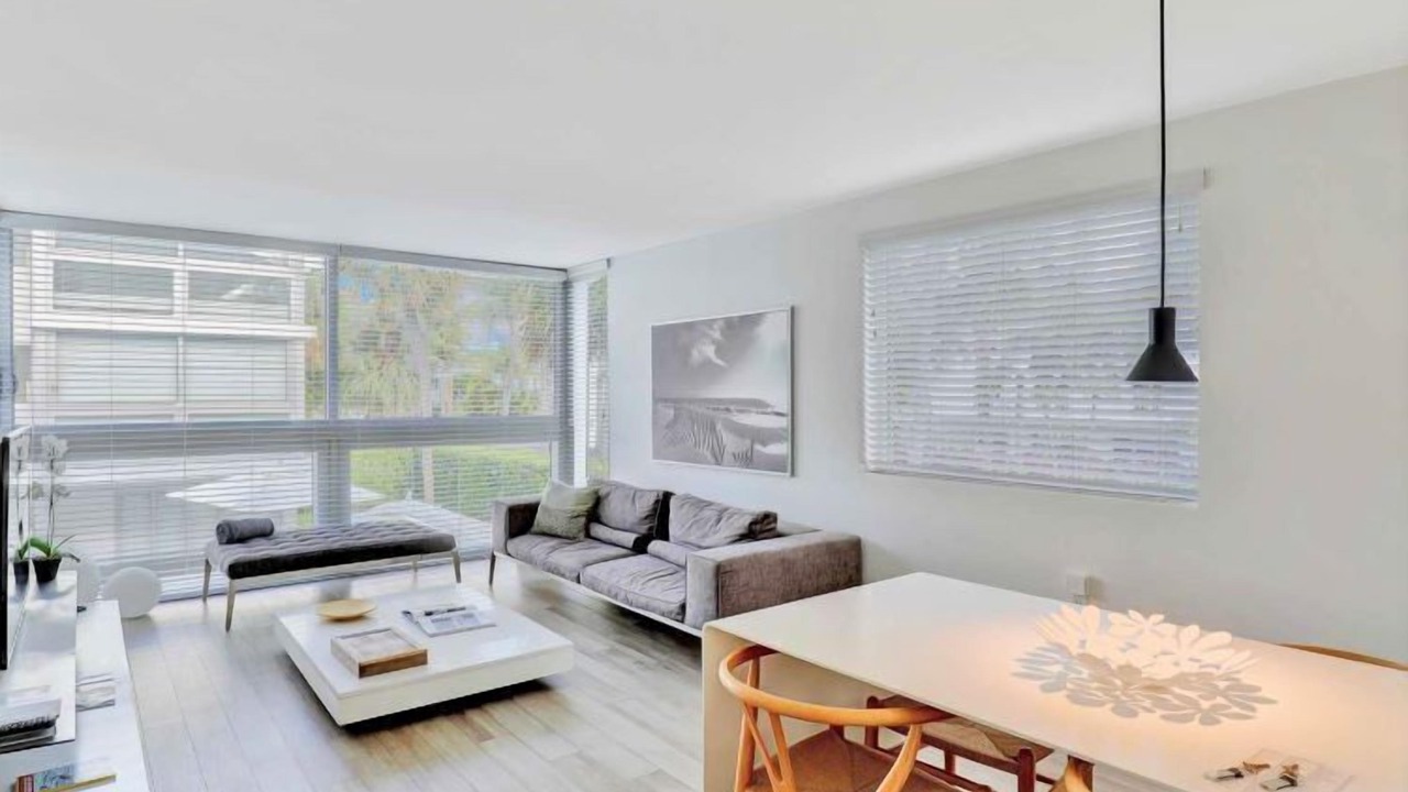 Photo of Livingroom in Key Biscayne