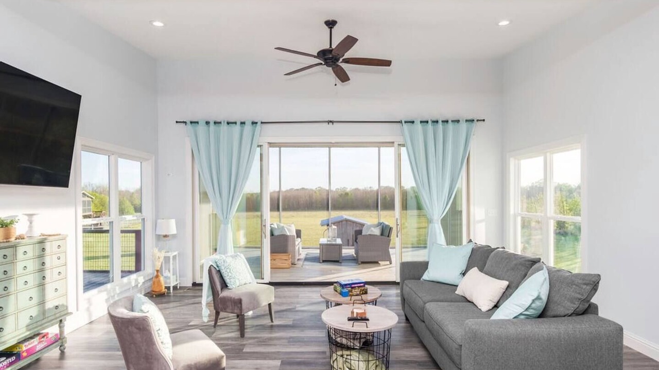 Photo of Livingroom in Millbrook
