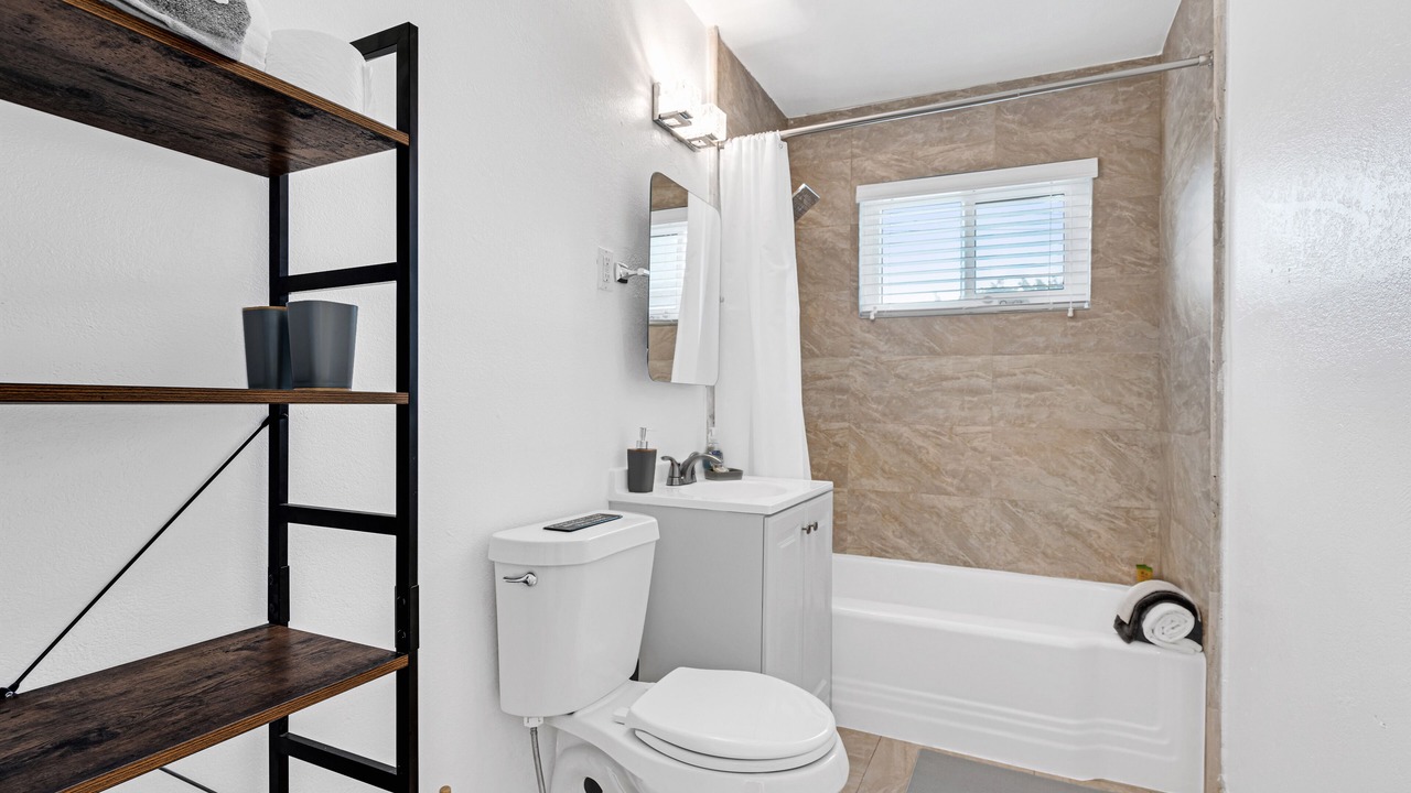 Photo of Bathroom in Sunset