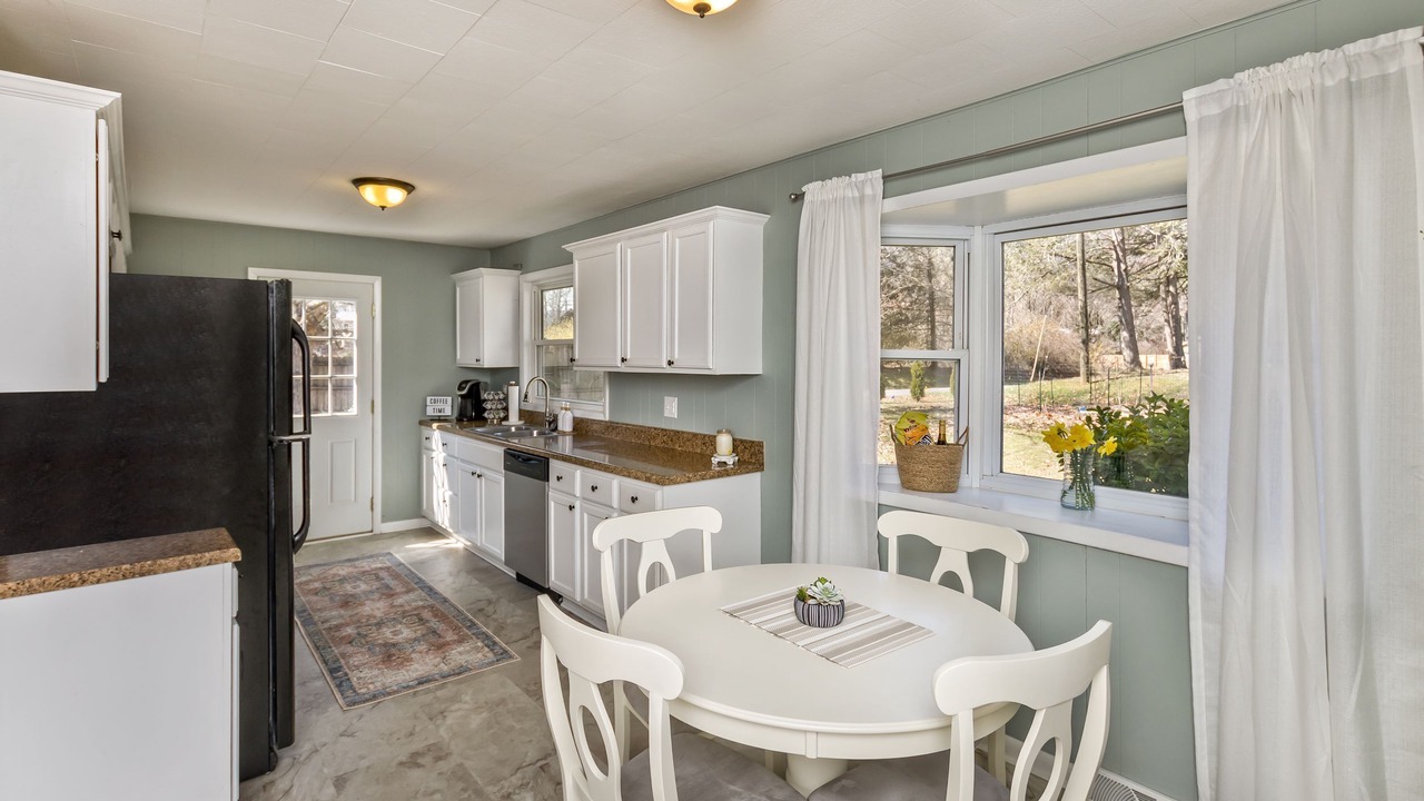 Photo of Kitchen in Avery Creek