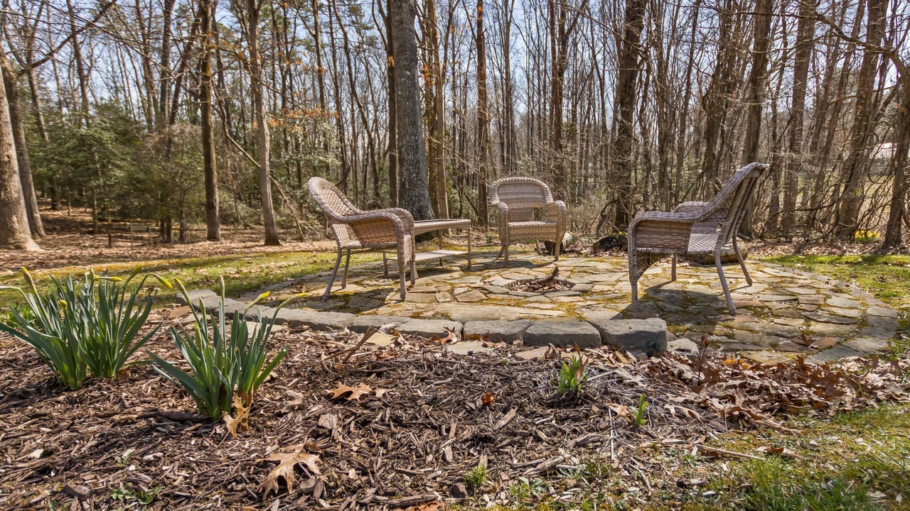 Photo of Outdoor in Avery Creek