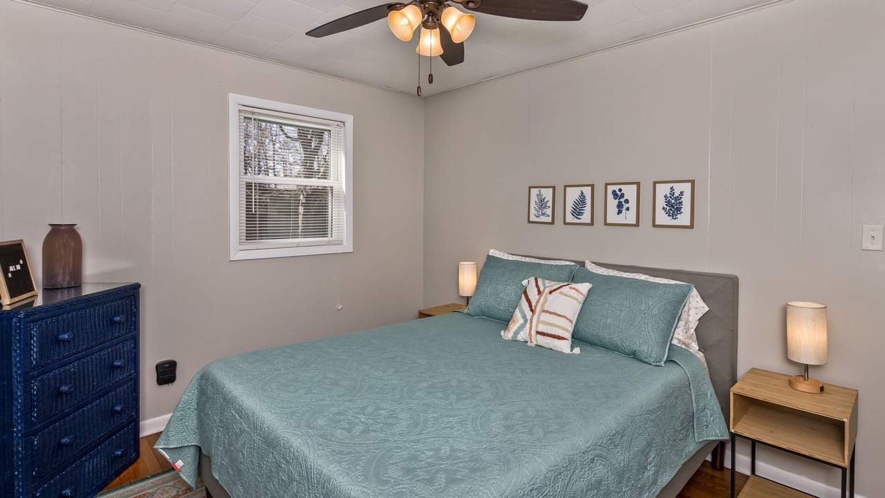Photo of Bedroom in Avery Creek