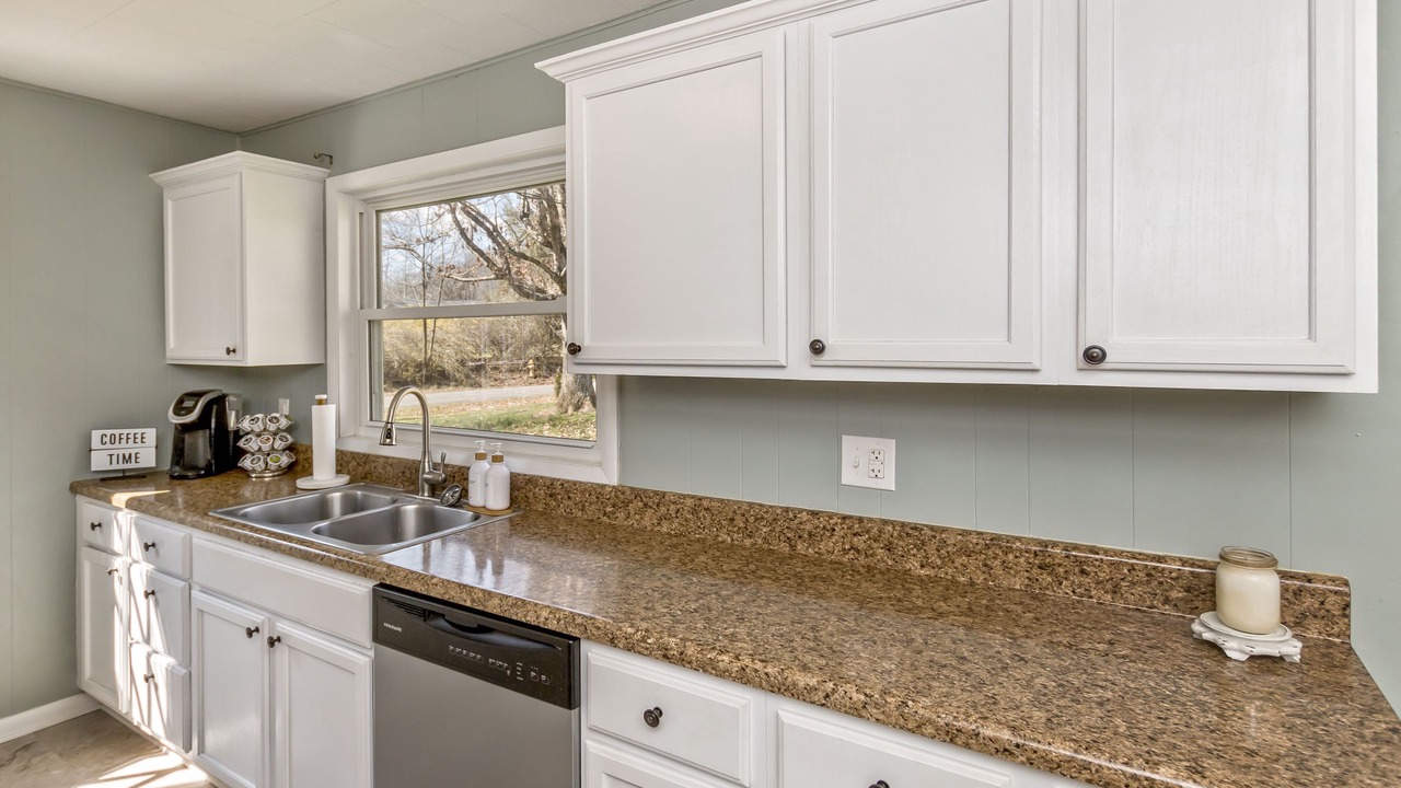 Photo of Kitchen in Avery Creek