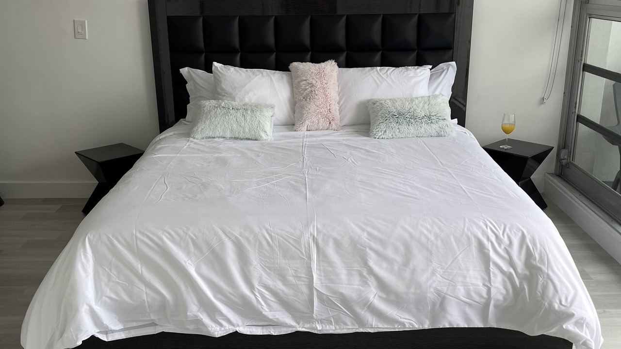 Photo of Bedroom in Downtown Hollywood