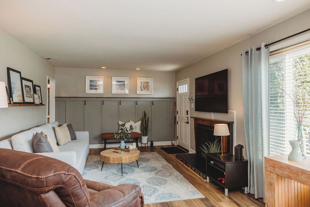 Photo of Livingroom in Del Rey Oaks