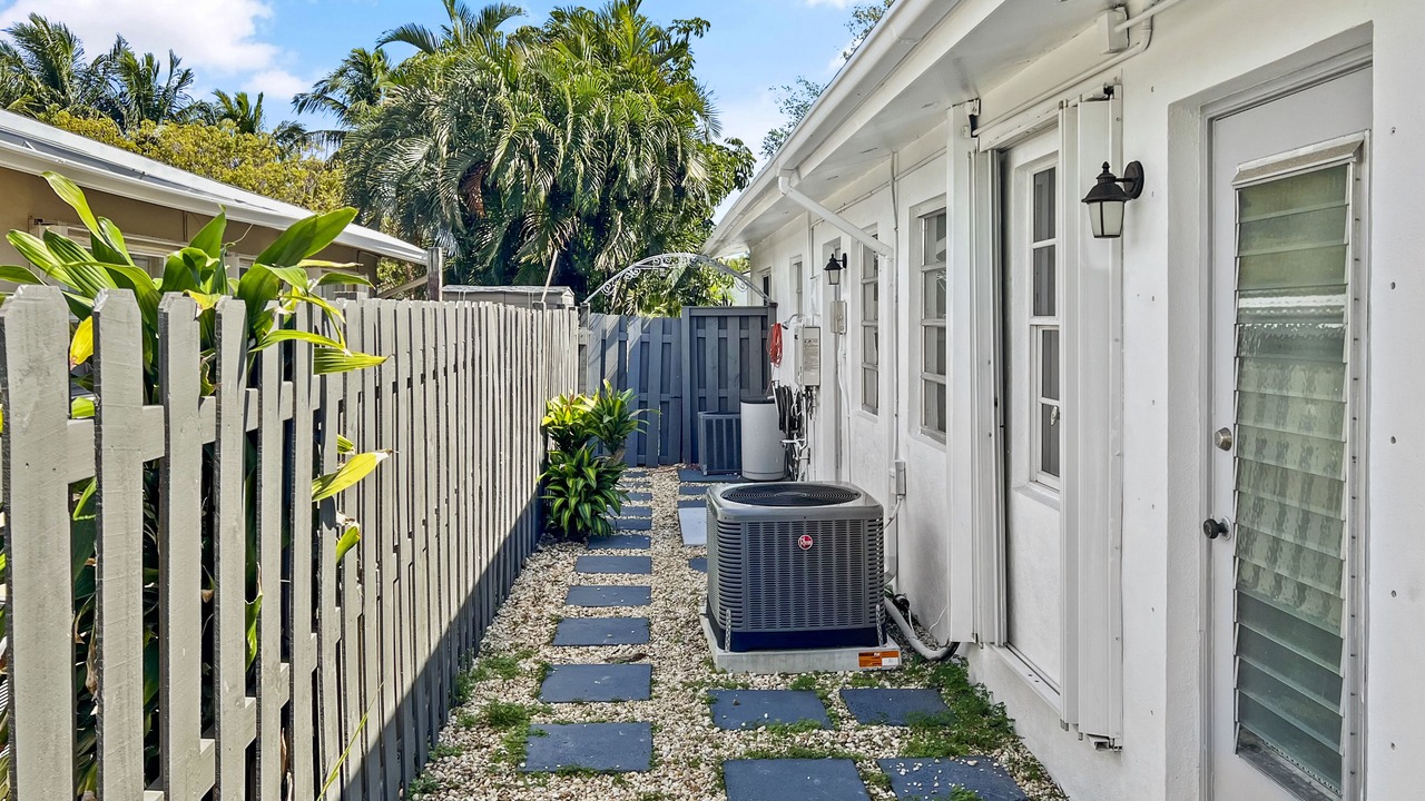 Photo of Outdoor in Santa Barbara Estates