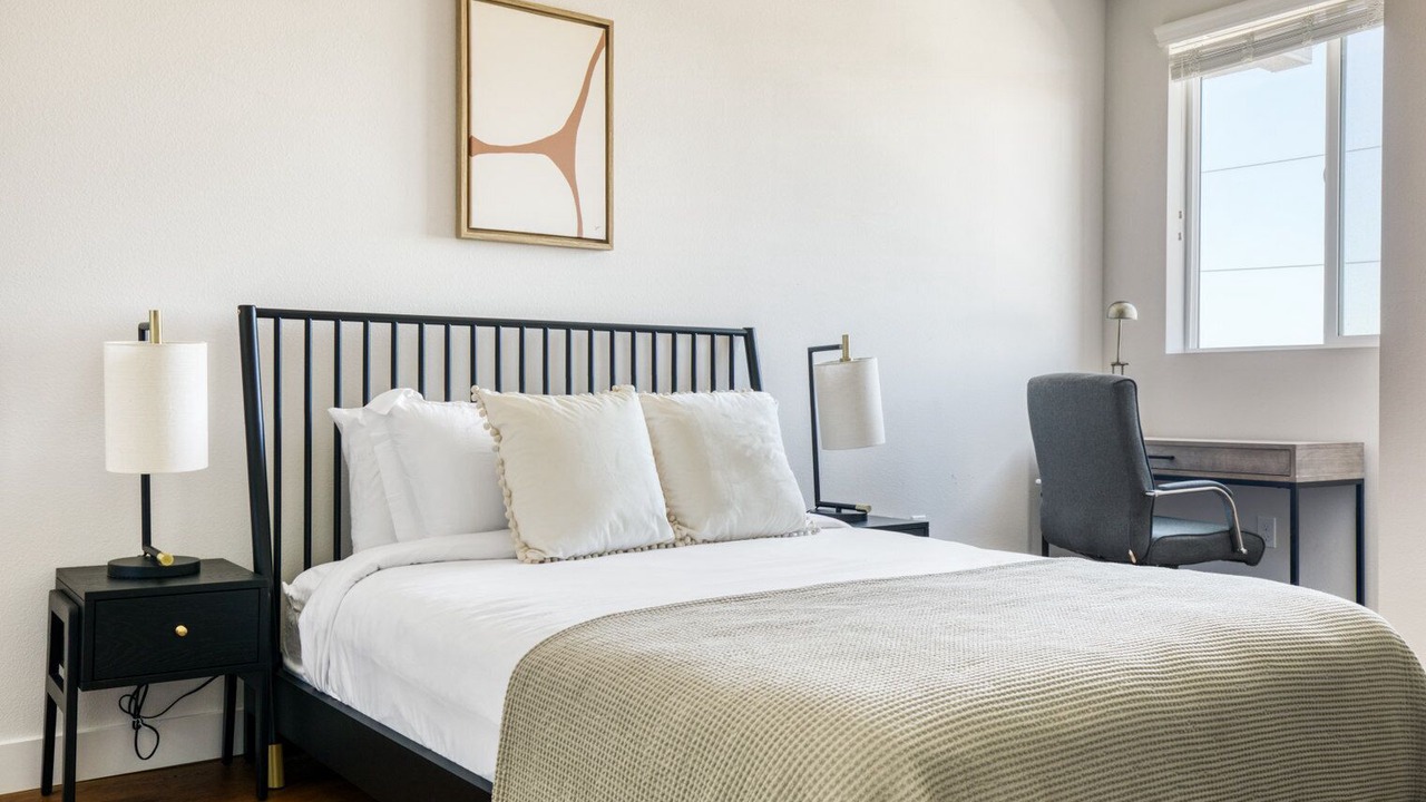 Photo of Bedroom in Inglewood