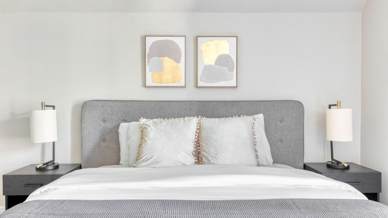 Photo of Bedroom in Warner Center
