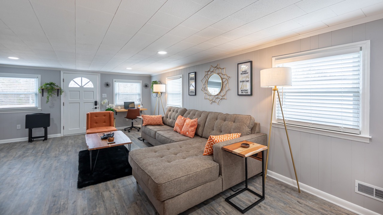 Photo of Livingroom in Southeast Raleigh